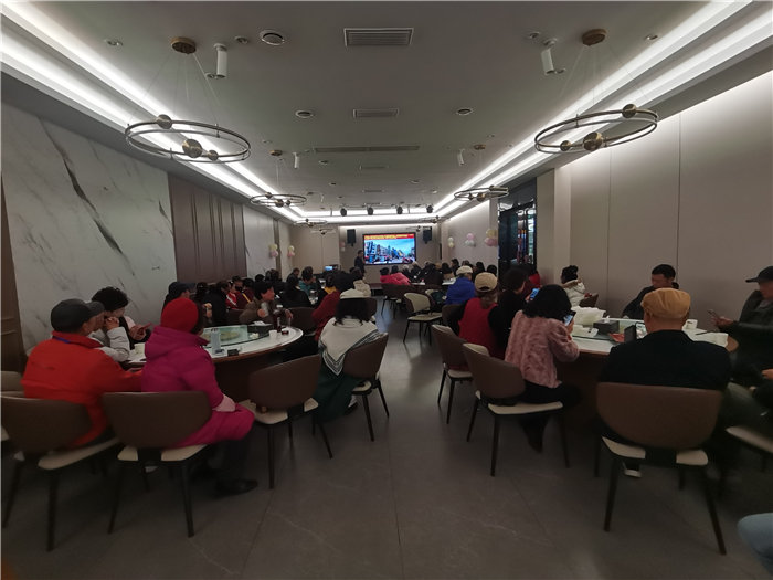 绵阳豪门国际官网沐日旅行社举行年会推荐线路宣布会